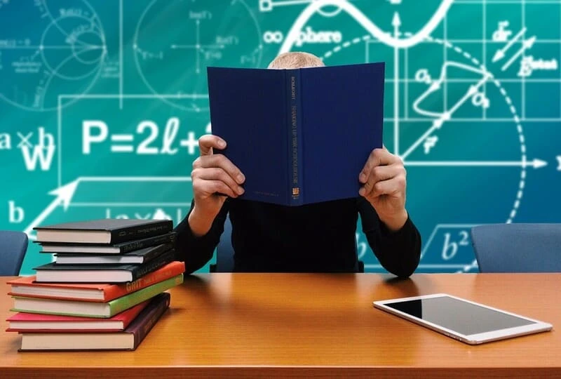 faq - Cara Pakai AI untuk Tugas Sekolah agar Nilai Meningkat